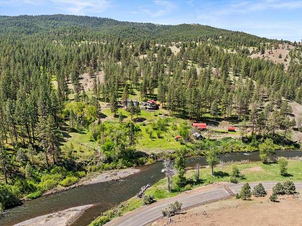 122 Acres of Recreational Land with Home for Sale in Long Creek, Oregon