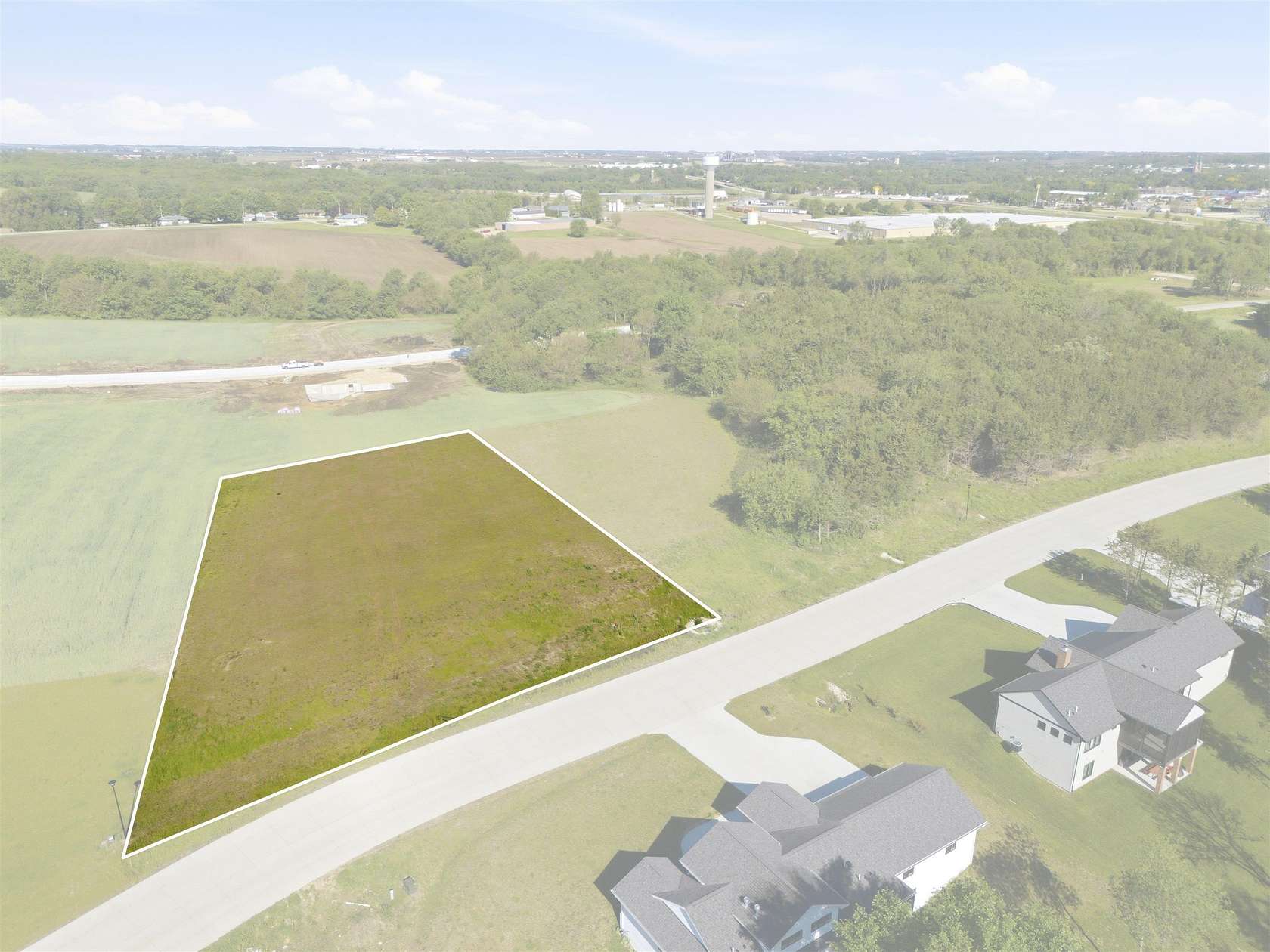 1 Acre of Residential Land for Sale in Dyersville, Iowa