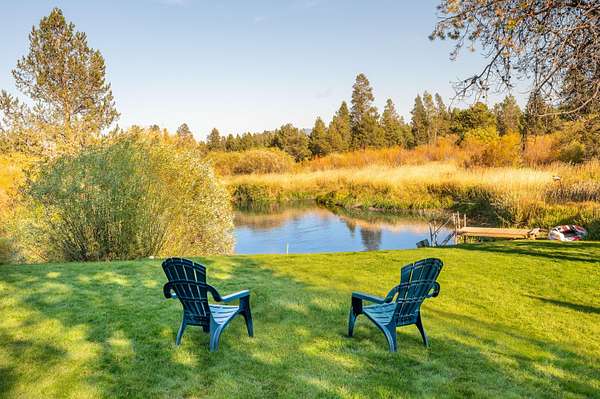 2.58 Acres of Land with Home for Sale in La Pine, Oregon