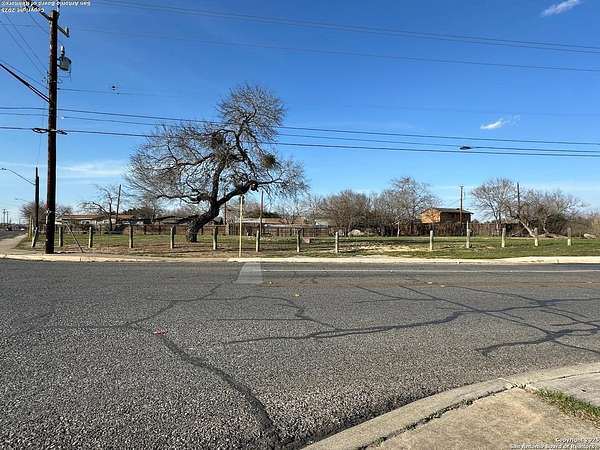 0.67 Acres of Mixed-Use Land for Lease in San Antonio, Texas