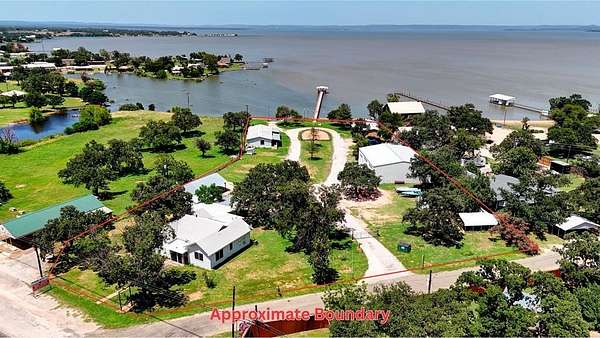 2.38 Acres of Land with Home for Sale in Buchanan Dam, Texas
