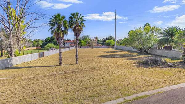 0.9 Acres of Residential Land for Sale in Laredo, Texas