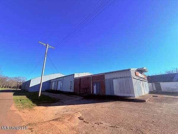 3.7 Acres of Improved Commercial Land for Sale in Tylertown, Mississippi
