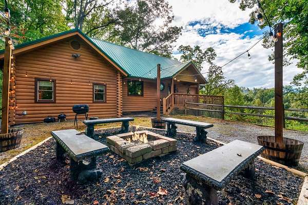 1.72 Acres of Land with Home for Sale in Gatlinburg, Tennessee