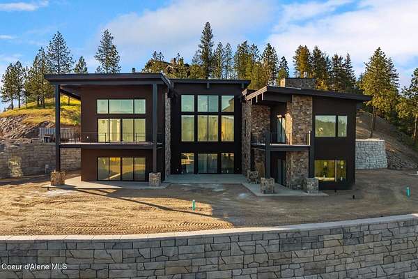 10.1 Acres of Land with Home for Sale in Coeur d'Alene, Idaho