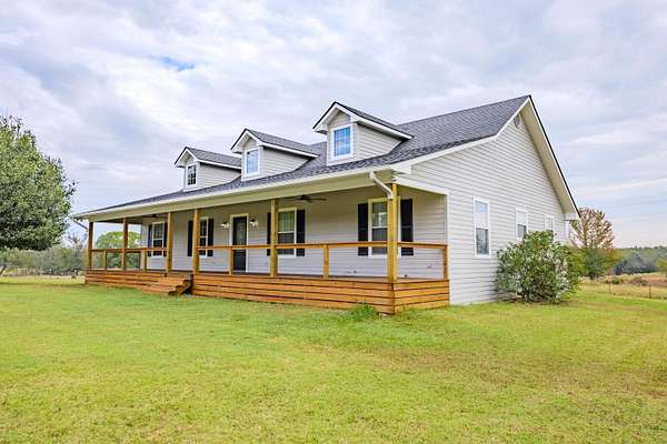 1.5 Acres of Land with Home for Sale in Winnsboro, Texas