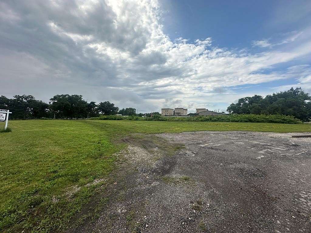 2.4 Acres of Mixed-Use Land for Sale in Kirksville, Missouri