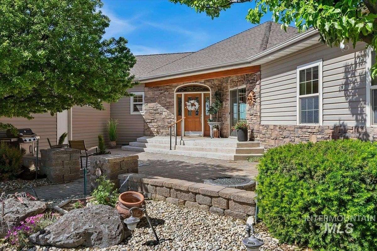 3.15 Acres of Land with Home for Sale in Twin Falls, Idaho