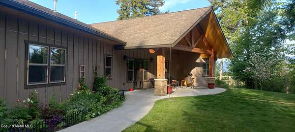 6 Acres of Land with Home for Sale in Bonners Ferry, Idaho