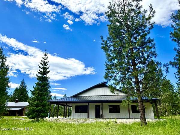 10 Acres of Recreational Land with Home for Sale in Sandpoint, Idaho