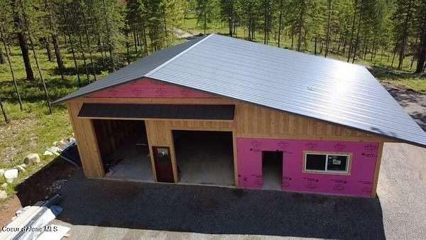 8 Acres of Land with Home for Sale in Sagle, Idaho