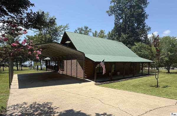 1.52 Acres of Land with Home for Sale in Jonesboro, Louisiana