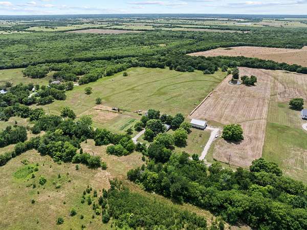 24.7 Acres of Agricultural Land for Sale in Commerce, Texas