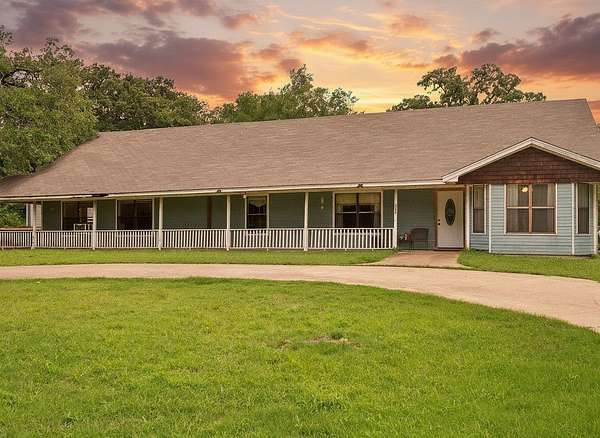 5 Acres of Land with Home for Sale in Corsicana, Texas