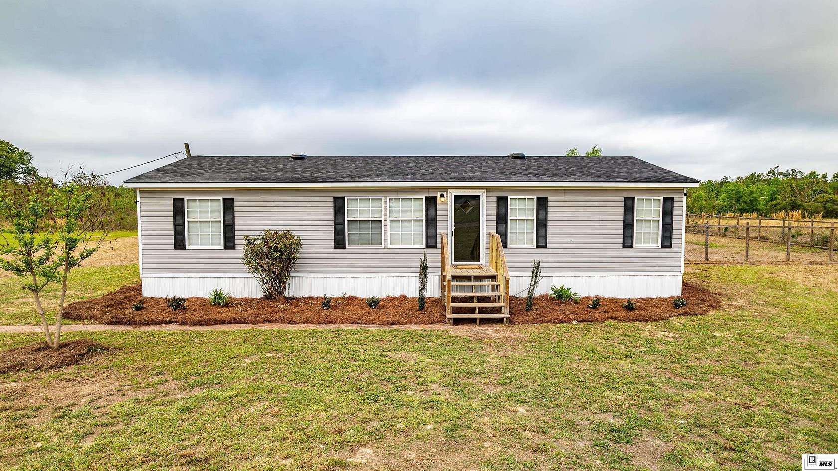 2.52 Acres of Land with Home for Sale in Swartz, Louisiana