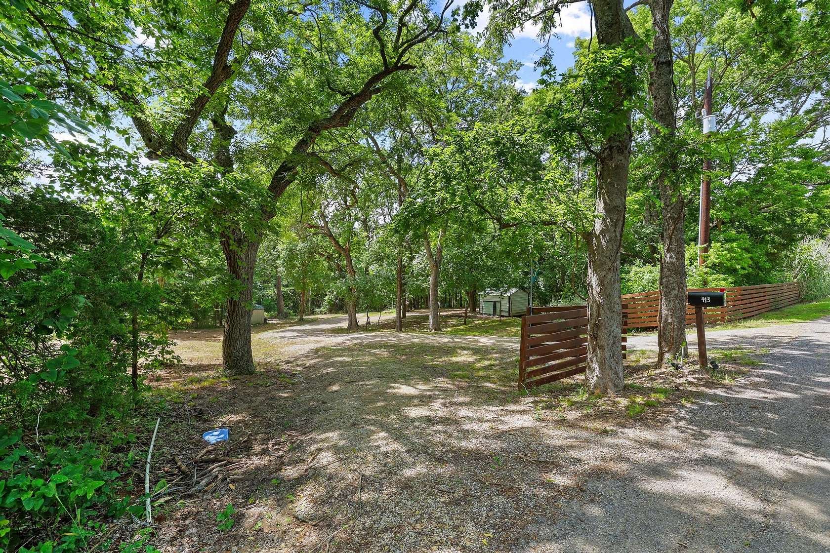 1.5 Acres of Residential Land for Sale in Bells, Texas