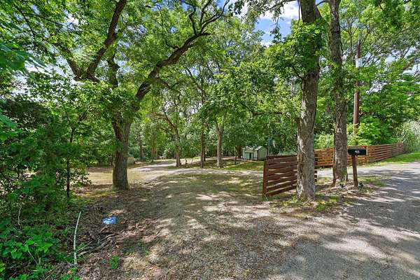 1.5 Acres of Residential Land for Sale in Bells, Texas