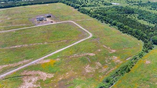 2.27 Acres of Residential Land for Sale in Paris, Texas