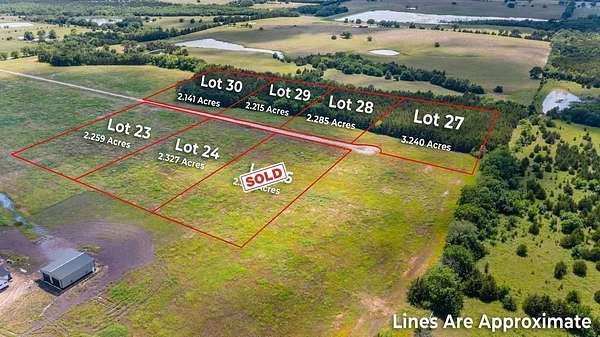 2.29 Acres of Residential Land for Sale in Paris, Texas
