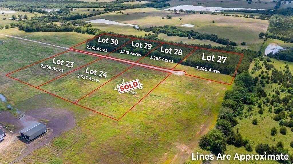 2.22 Acres of Residential Land for Sale in Paris, Texas