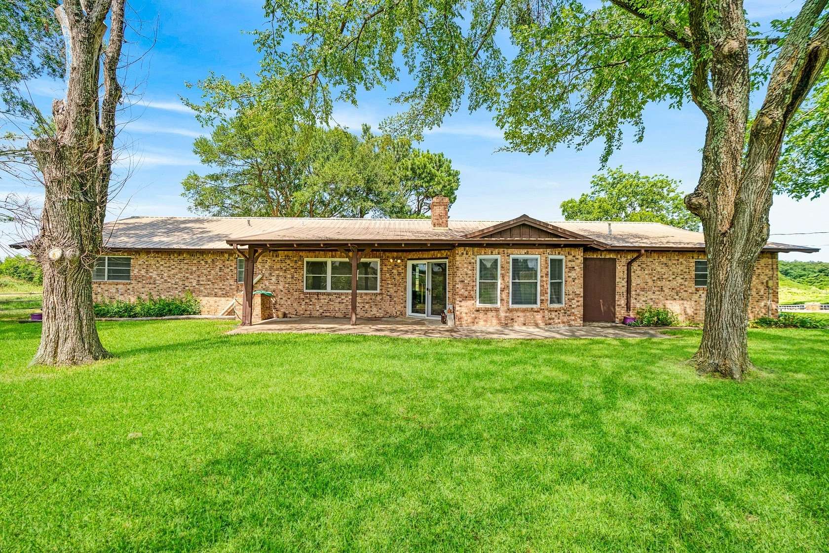 8 Acres of Land with Home for Sale in Pattonville, Texas