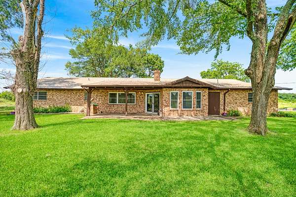 8 Acres of Land with Home for Sale in Pattonville, Texas