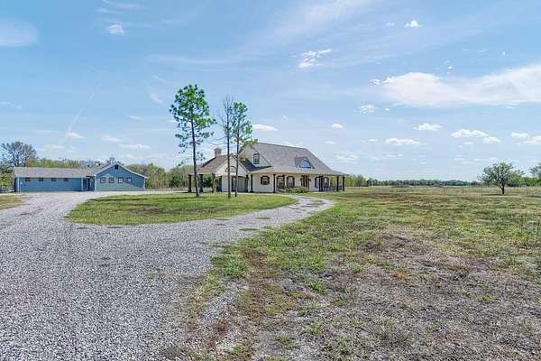 1.78 Acres of Land with Home for Lease in Collinsville, Texas