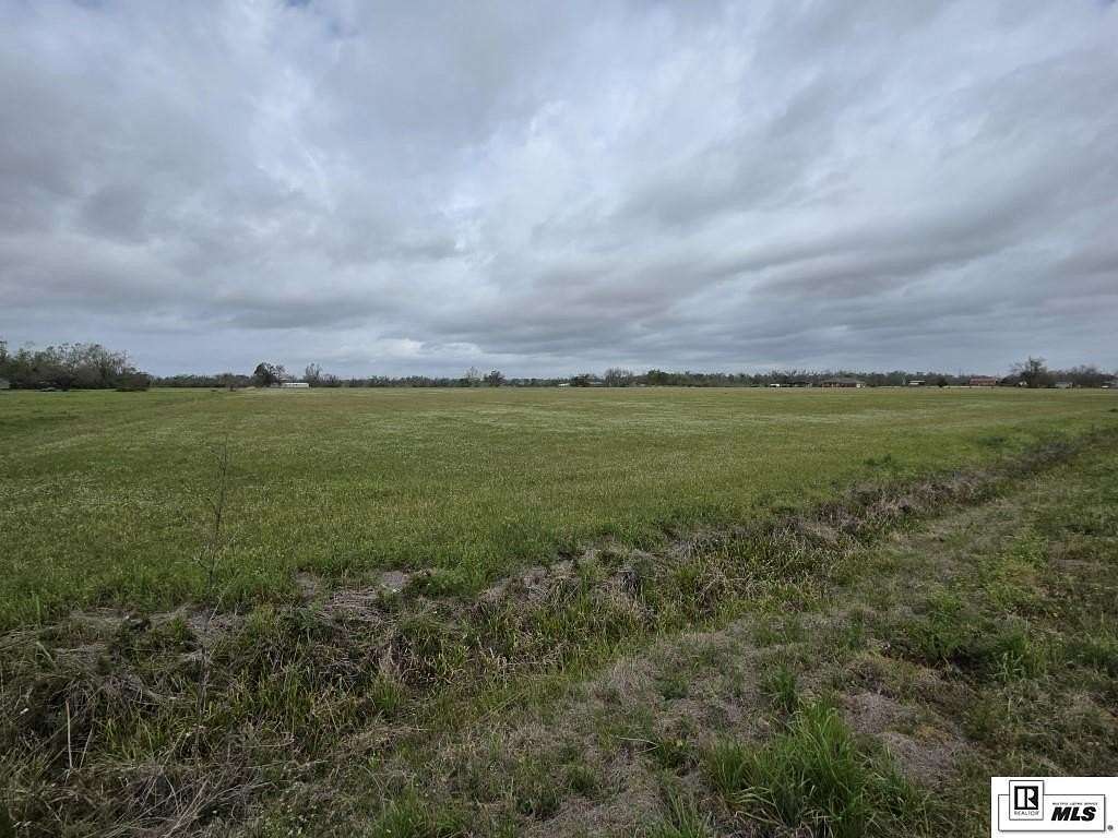 27 Acres of Agricultural & Residential Land for Sale in Rayville, Louisiana