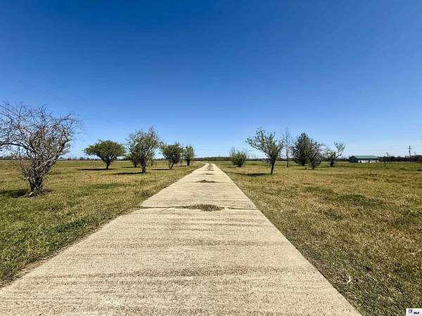 29.8 Acres of Land with Home for Sale in Monroe, Louisiana