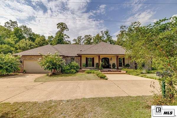 21 Acres of Land with Home for Sale in Quitman, Louisiana