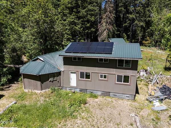 12.4 Acres of Recreational Land with Home for Sale in Grants Pass, Oregon