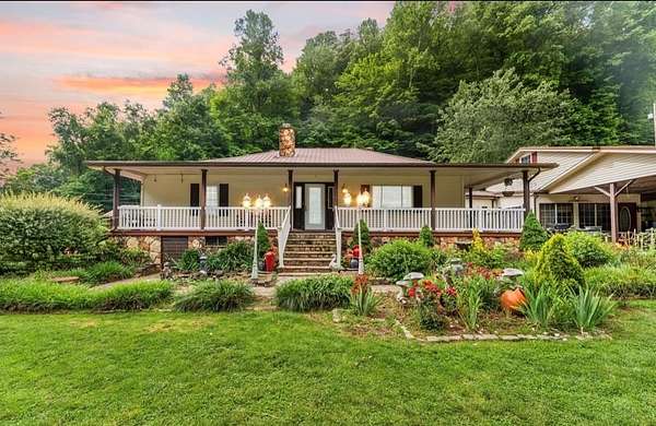 1.5 Acres of Land with Home for Sale in Vicco, Kentucky