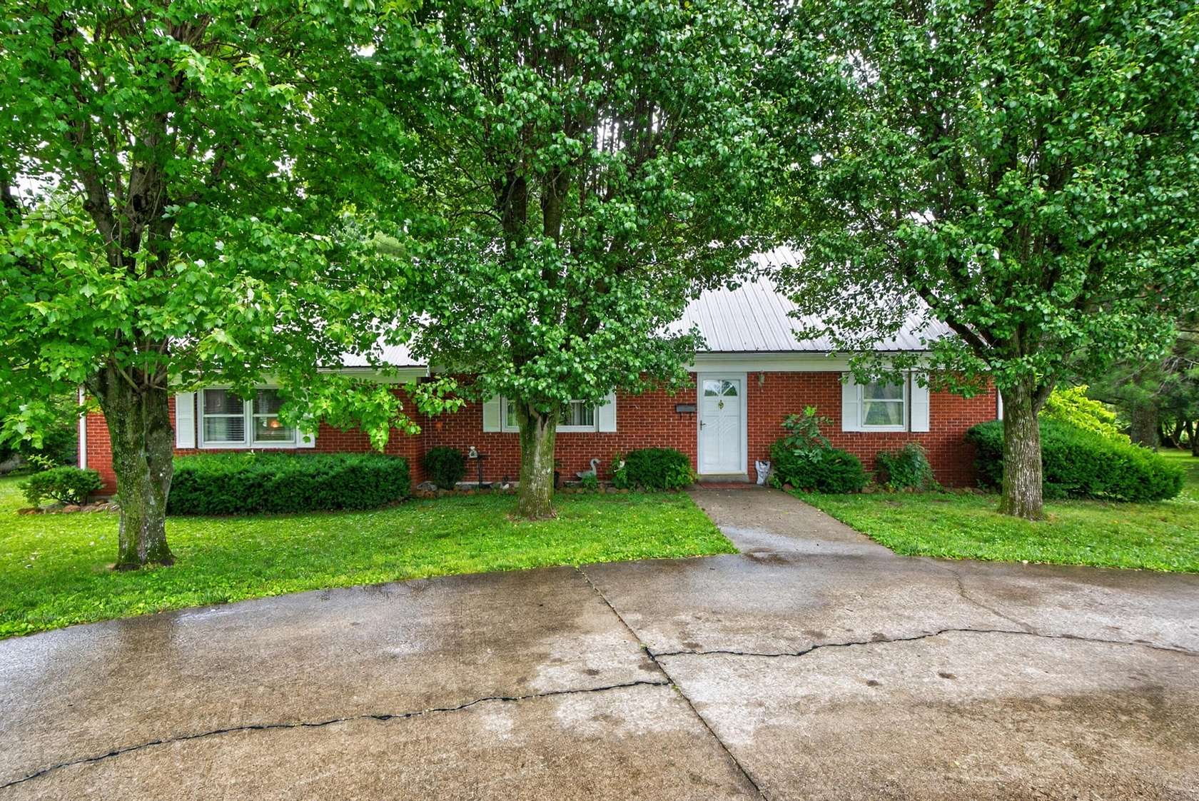 2 Acres of Land with Home for Sale in Richmond, Kentucky