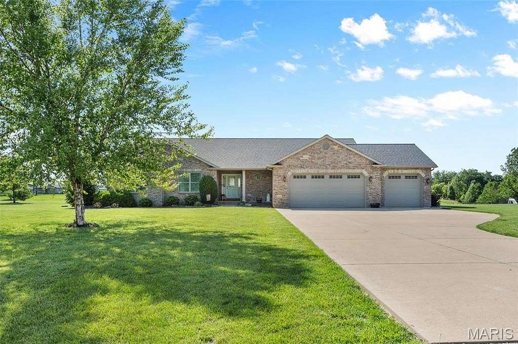 2 Acres of Land with Home for Sale in Highland, Illinois