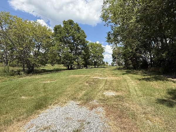 1.43 Acres of Residential Land for Sale in Hartsville, Tennessee