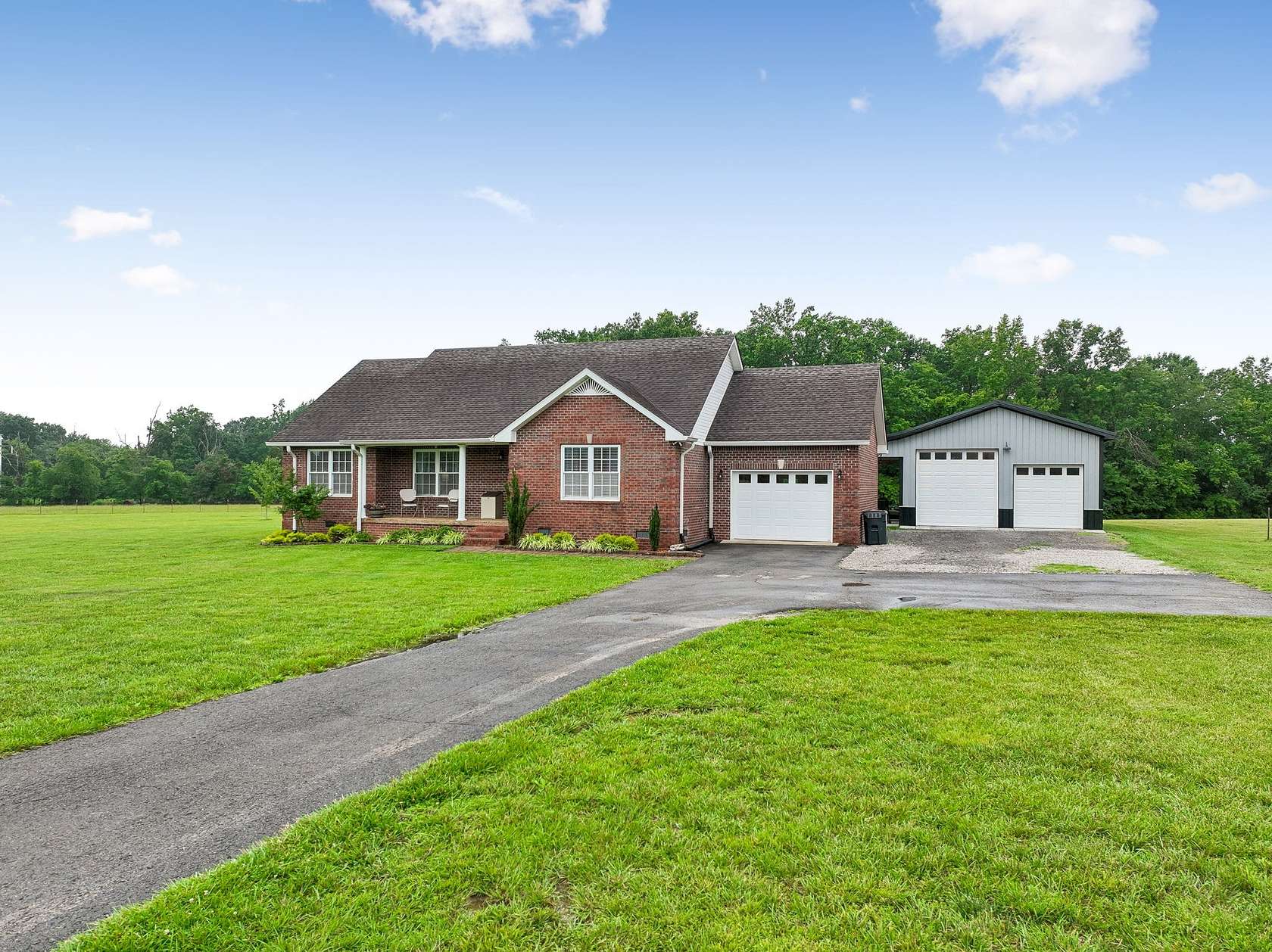 2.7 Acres of Land with Home for Sale in Bethpage, Tennessee