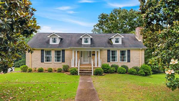 1.15 Acres of Land with Home for Sale in Hixson, Tennessee