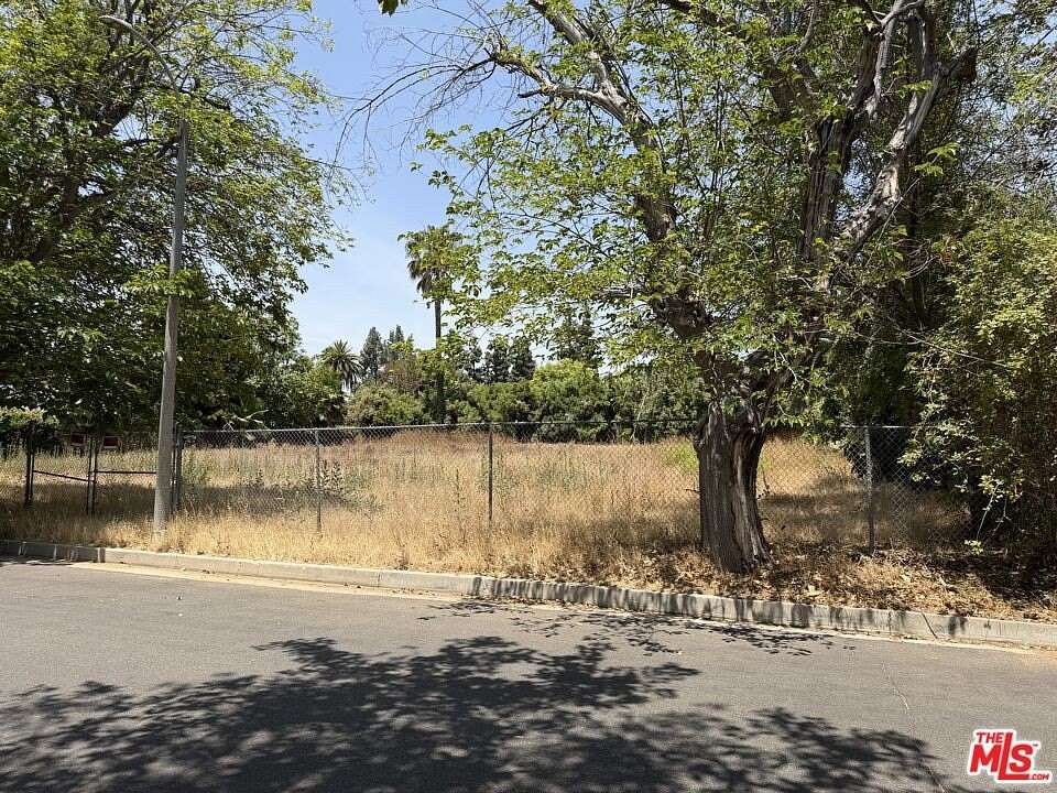 0.38 Acres of Land for Sale in Northridge, California