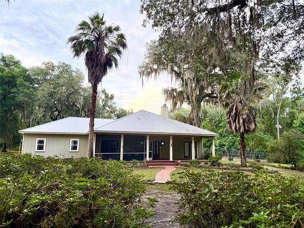 7.74 Acres of Land with Home for Sale in Melrose, Florida
