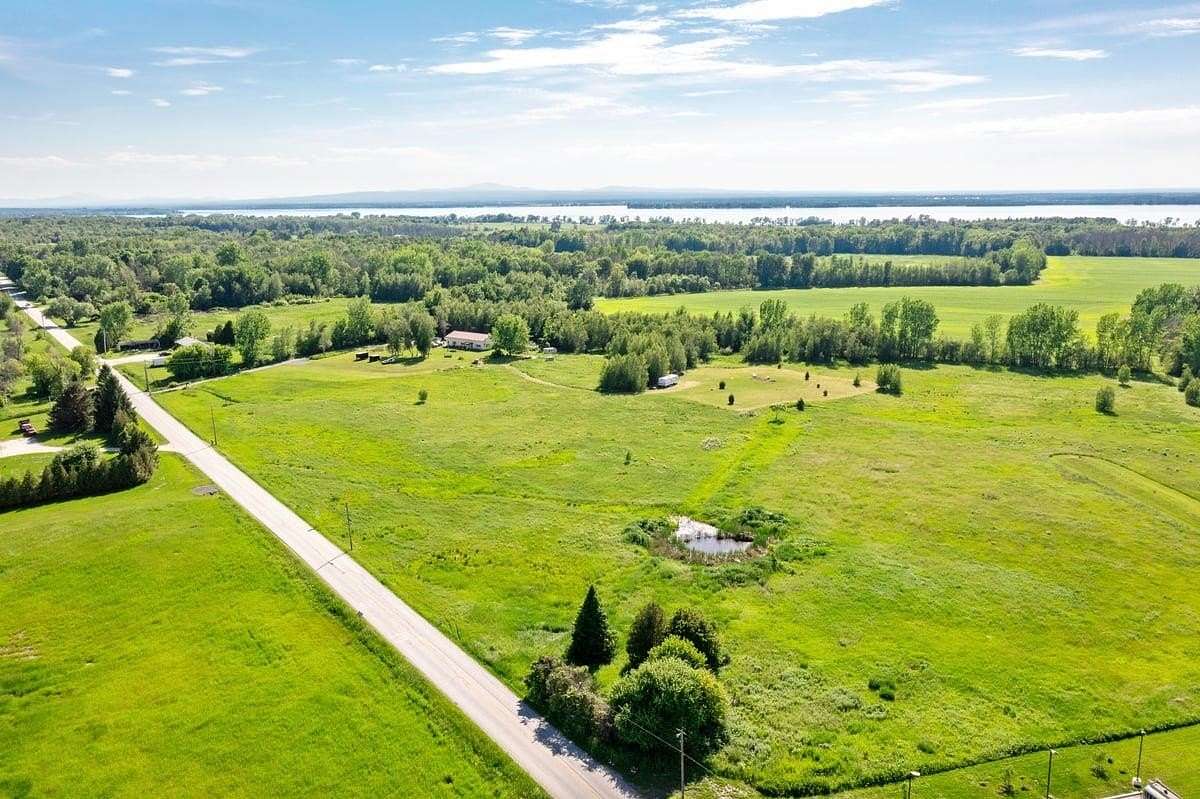 5.14 Acres of Mixed-Use Land for Sale in Alburgh, Vermont