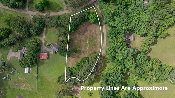 1.3 Acres of Residential Land for Sale in Batesville, Mississippi