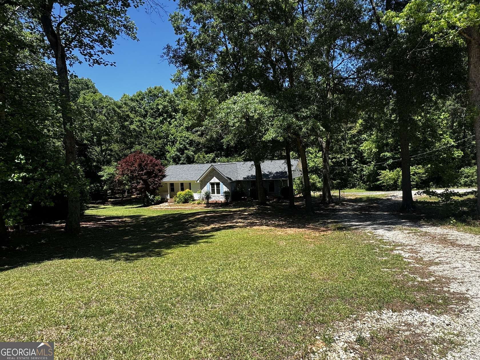 13.3 Acres of Land with Home for Sale in Dewy Rose, Georgia