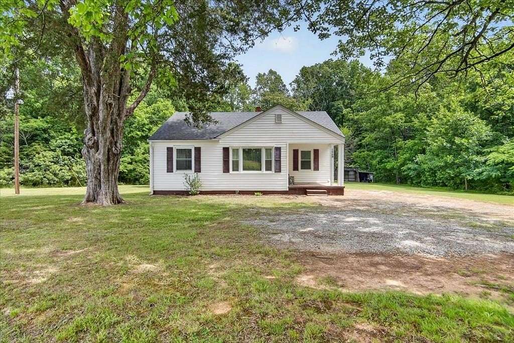 7.5 Acres of Land with Home for Sale in Boydton, Virginia
