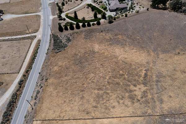 11.4 Acres of Land for Sale in Tehachapi, California
