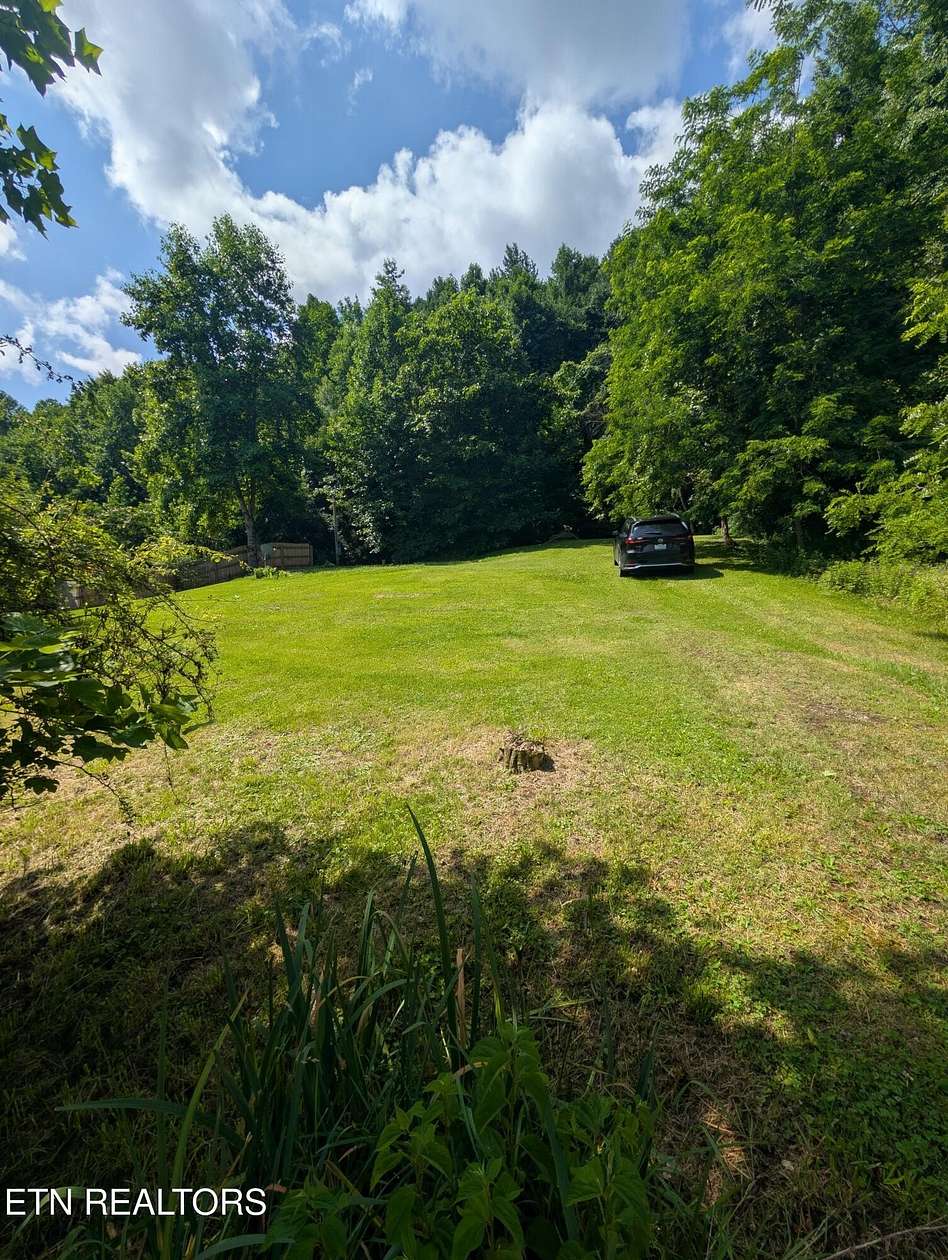 0.9 Acres of Residential Land for Sale in Middlesboro, Kentucky