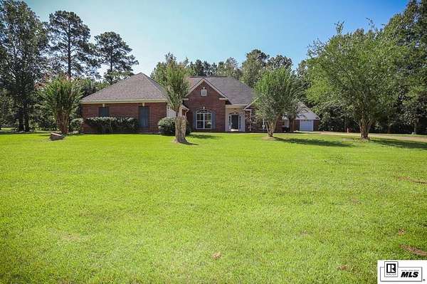 1.5 Acres of Land with Home for Sale in Jonesboro, Louisiana