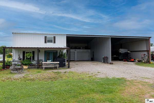 21 Acres of Land with Home for Sale in Winnsboro, Louisiana