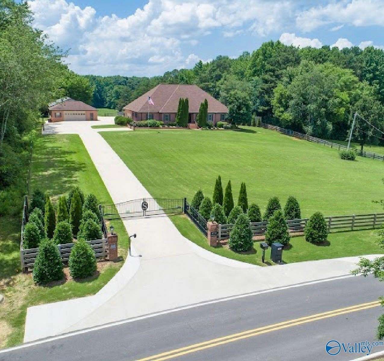 6 Acres of Land with Home for Sale in Athens, Alabama