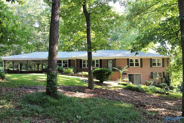 20 Acres of Recreational Land with Home for Sale in Guntersville, Alabama
