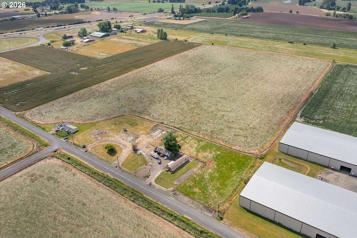 24.2 Acres of Agricultural Land with Home for Sale in Jefferson, Oregon